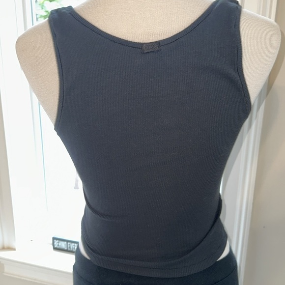 SKIMS Black Cropped Ribbed Tank, Large, NWOT - Picture 5 of 6